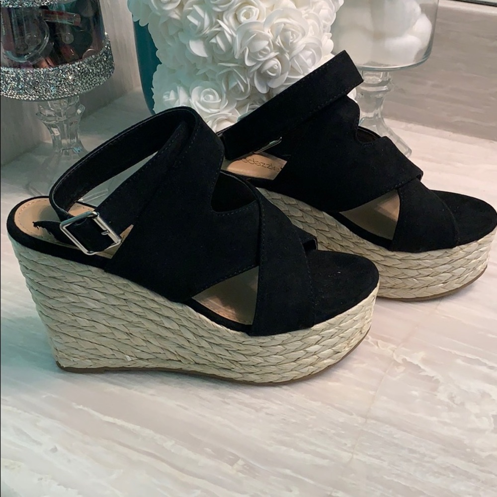 Shoe dazzle wedges